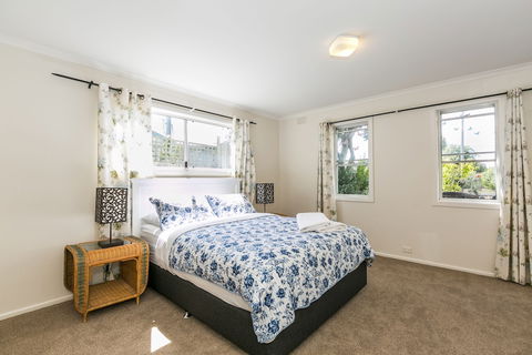 Beachfront Cottages Torquay - Accommodation Brunswick Heads 4