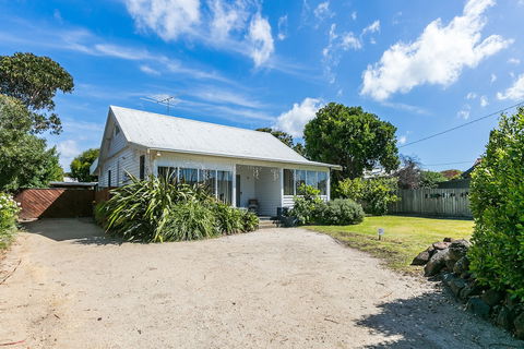Beachfront Cottages Torquay - Accommodation Brunswick Heads 0