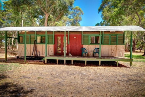 Dunsborough Rail Carriages & Farm Cottages - Accommodation Brunswick Heads 6