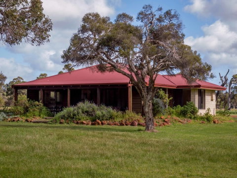 Dunsborough Rail Carriages & Farm Cottages - Accommodation Brunswick Heads 2