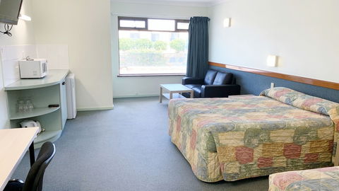 Geraldton Motor Inn - Accommodation Brunswick Heads 5