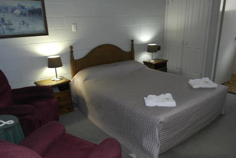 Robertson Country Motel - Accommodation Brunswick Heads 1