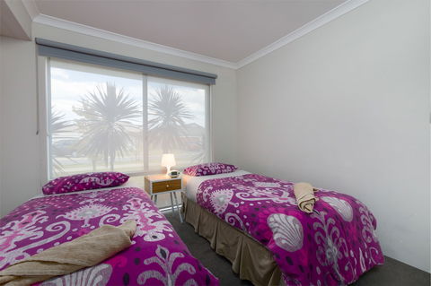 Rainbow Dream House PERTH Holiday Home - Accommodation Brunswick Heads 4
