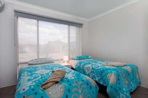 Rainbow Dream House PERTH Holiday Home - Accommodation Brunswick Heads 3