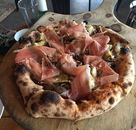Toro Nero Pizza Cafe Co - Accommodation Brunswick Heads