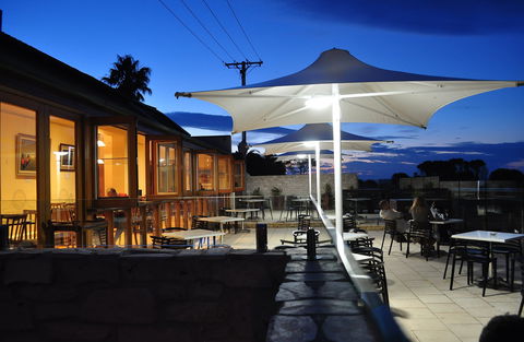 Penneshaw Hotel - Accommodation Brunswick Heads 2