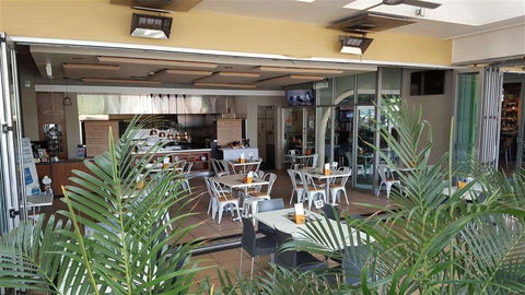Caloundra Hotel - Accommodation Brunswick Heads 0