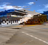 Harts Takeaway/Junction Hotel Peterborough - Accommodation Brunswick Heads