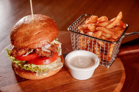R Bar & Kitchen - Accommodation Brunswick Heads 0