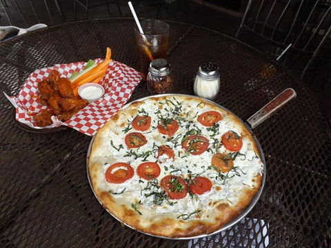 Al Capone's Pizzeria - Kensington - Accommodation Brunswick Heads 0