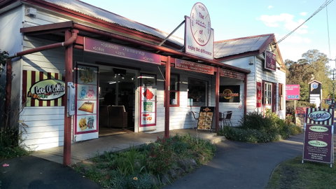 Mogo Fudge And Ice Cream /  Courtyard Cafe / Lots Of Lollies Mogo - Accommodation Brunswick Heads 0