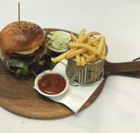 Spinnakers Restaurant - Accommodation Brunswick Heads