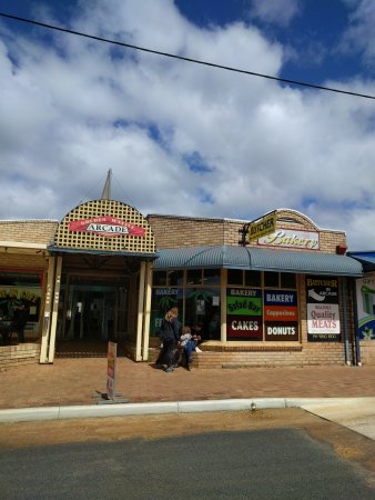 Golden Wattle Cafe Bakery - Accommodation Brunswick Heads 0