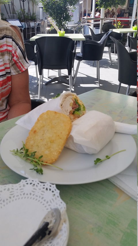 Marina Boulevard Cafe - Accommodation Brunswick Heads 3
