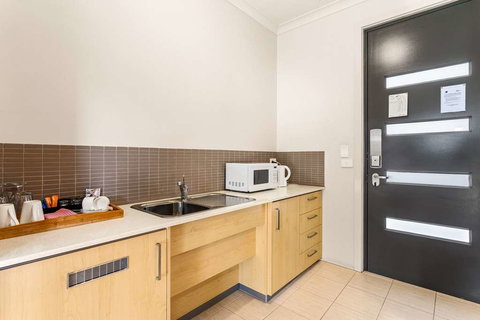 Quality Suites Point Cook Seasons 5 - Accommodation Brunswick Heads 8