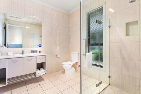 Quality Suites Point Cook Seasons 5 - Accommodation Brunswick Heads 9