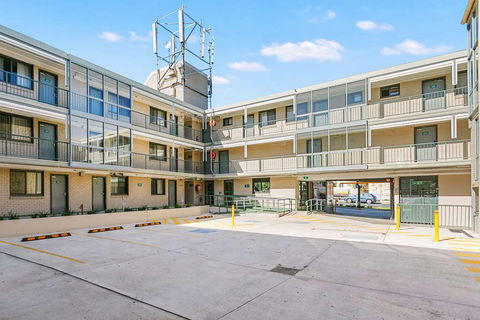 Quality Inn Sunshine Haberfield - Accommodation Brunswick Heads 3