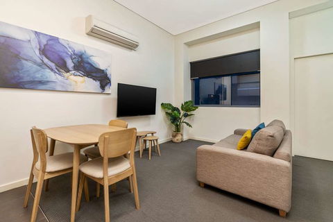 Terminus Apartment Hotel, Ascend Coll - Accommodation Brunswick Heads 2