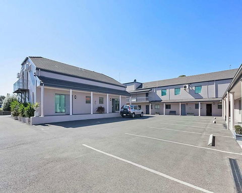 Quality Inn & Suites Menzies - Accommodation Brunswick Heads 2