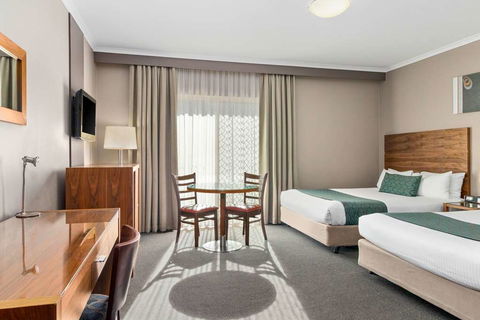 Quality Hotel Dickson - Accommodation Brunswick Heads 1