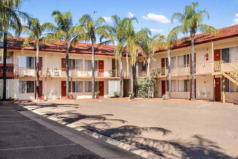 Econo Lodge Griffith Motor Inn - Accommodation Brunswick Heads 2