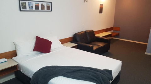 Ayr Traveller's Motel - Accommodation Brunswick Heads 5