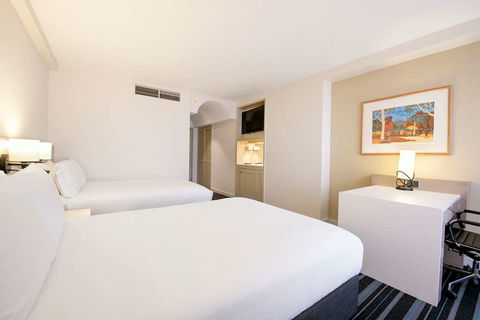 DoubleTree by Hilton Esplanade Darwin - Accommodation Brunswick Heads 4