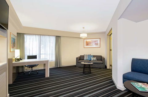 DoubleTree by Hilton Esplanade Darwin - Accommodation Brunswick Heads 5