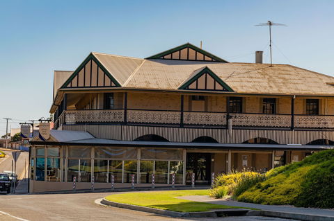 Aurora Ozone Hotel - Accommodation Brunswick Heads 1