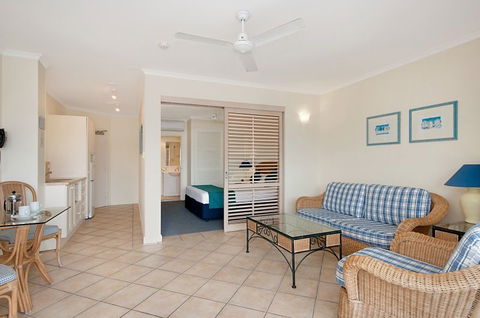 Macrossan House Boutique Holidays Apts - Accommodation Brunswick Heads 2
