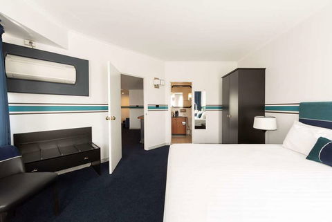 Ramada By Wyndham Diplomat Canberra - Accommodation Brunswick Heads 2