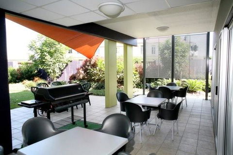 Rocklea International Hotel - Accommodation Brunswick Heads 2