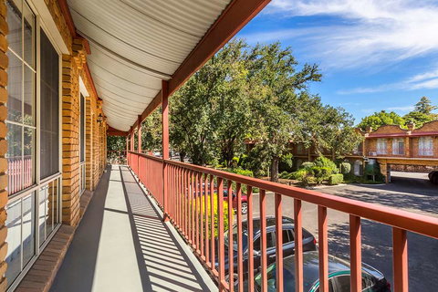 Best Western Cathedral Motor Inn - Accommodation Brunswick Heads 1