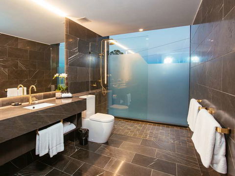 Eatons Hill Hotel - Accommodation Brunswick Heads 2