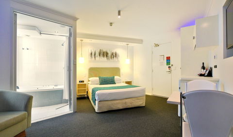 Atlantic Tower Motor Inn - Accommodation Brunswick Heads 2