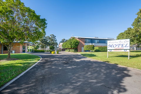 Hawkesbury Race Club Motel - Accommodation Brunswick Heads 0
