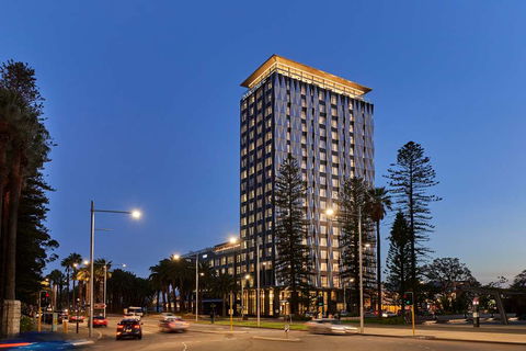 DoubleTree By Hilton Perth Waterfront - Accommodation Brunswick Heads 1