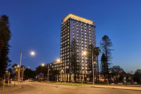 DoubleTree By Hilton Perth Waterfront - Accommodation Brunswick Heads 2