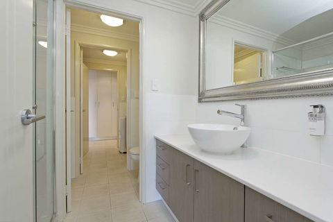 Zappeion Apartments - Accommodation Brunswick Heads 2