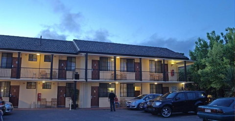 Country Plaza Queanbeyan - Accommodation Brunswick Heads 1