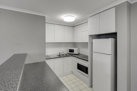 Adina Serviced Apartments Canberra James Court - Accommodation Brunswick Heads 1