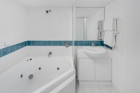 Adina Serviced Apartments Canberra James Court - Accommodation Brunswick Heads 8
