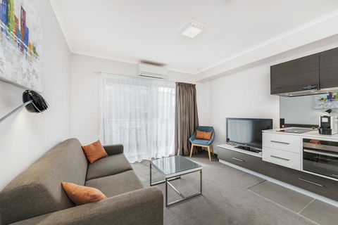 Abode Tuggeranong - Accommodation Brunswick Heads 5