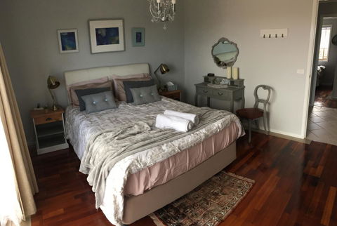 Finches Canberra - Accommodation Brunswick Heads 12