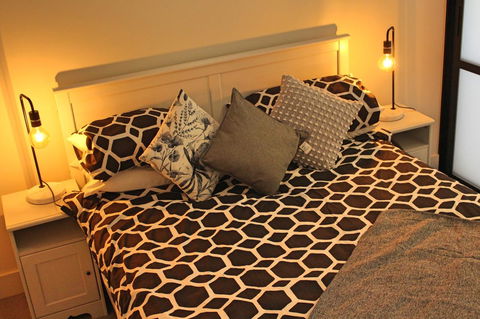 Stylish, Modern, Cute As A Button - Braddon CBD - Accommodation Brunswick Heads 12