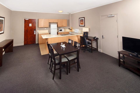 Quality Hotel Dickson - Accommodation Brunswick Heads 7