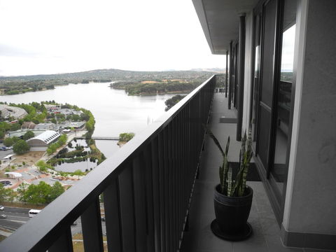 3BR Executive Apartment With Lake And Mountain Views - Accommodation Brunswick Heads 11