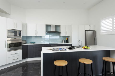 Mollymook Beachfront Penthouse 9 - Accommodation Brunswick Heads 4