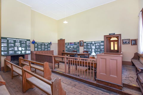Wellington Courthouse - Accommodation Brunswick Heads 28