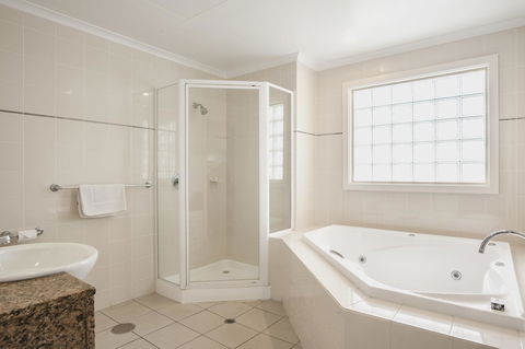 Marina Hotel - Accommodation Brunswick Heads 2